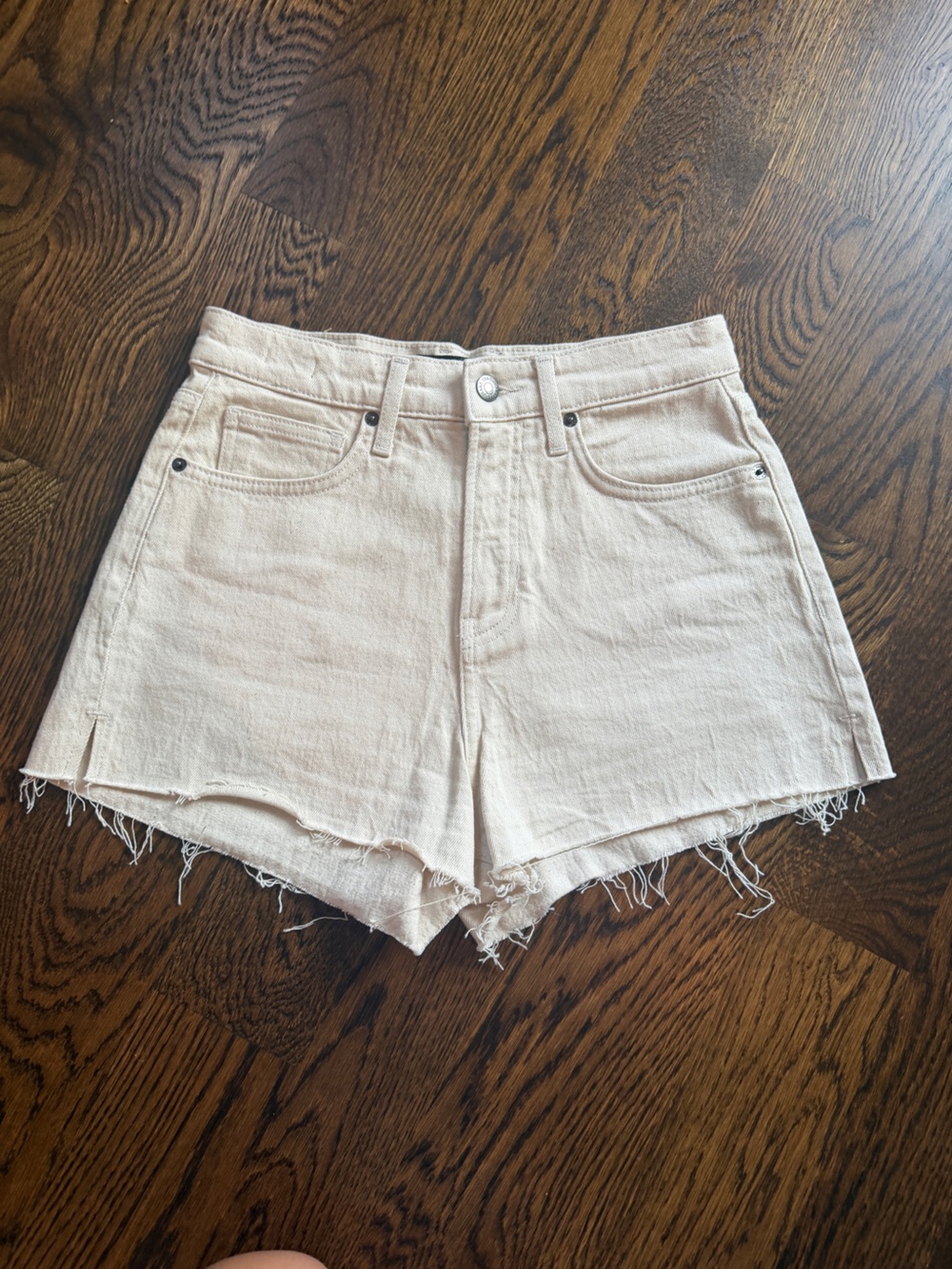 Veronica Beard Jeans Timmi Shorts - ecru / size 27